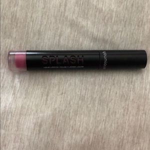 Younique Liquid lipstick “sentimental”